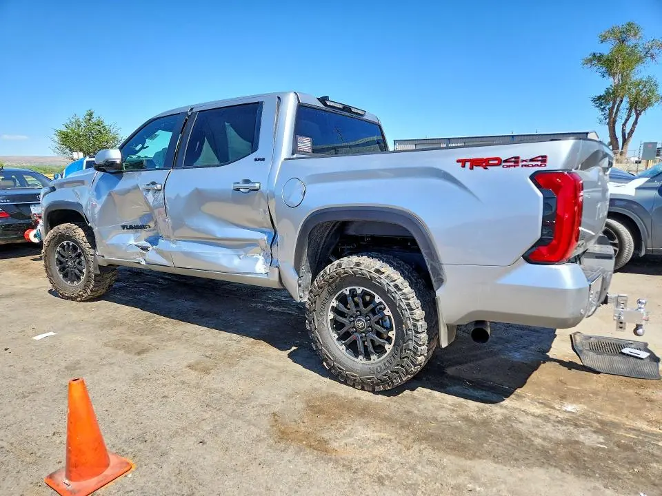 2026 TOYOTA TUNDRA SR5  