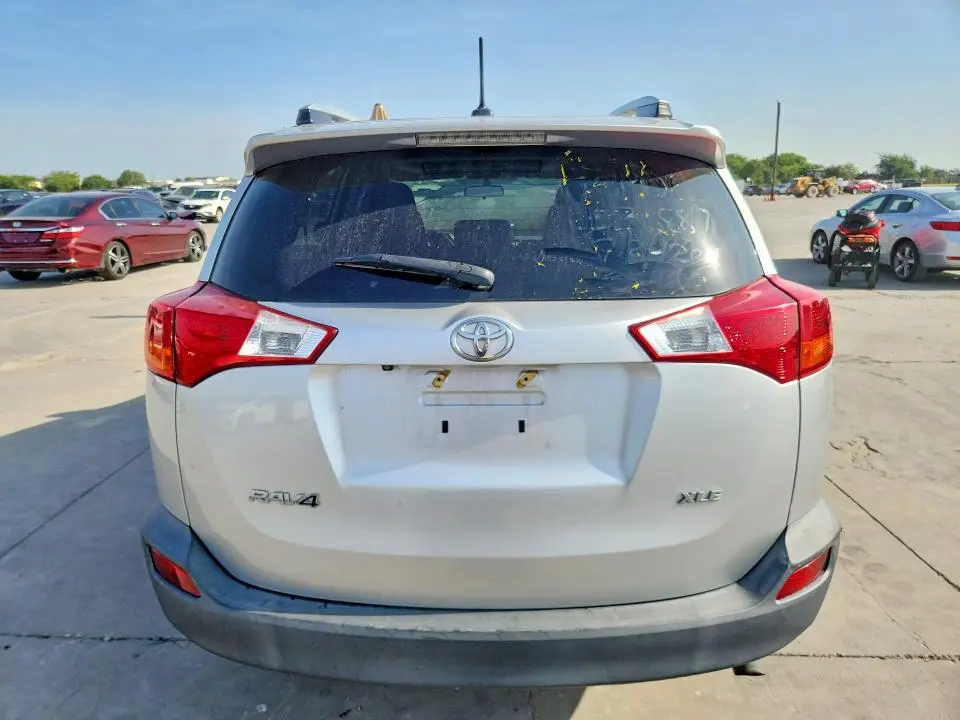 2015 TOYOTA RAV4 XLE  