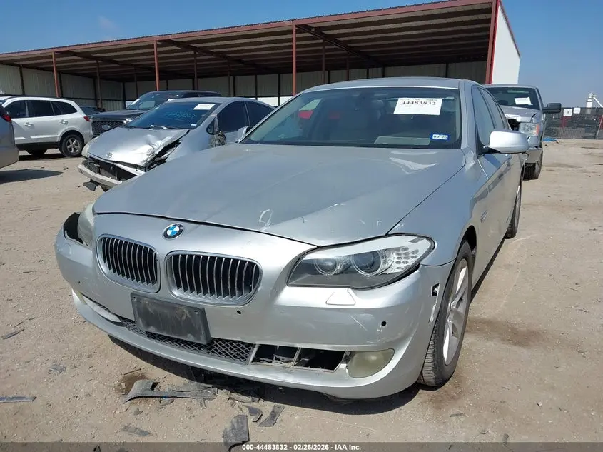 2011 BMW 528I  