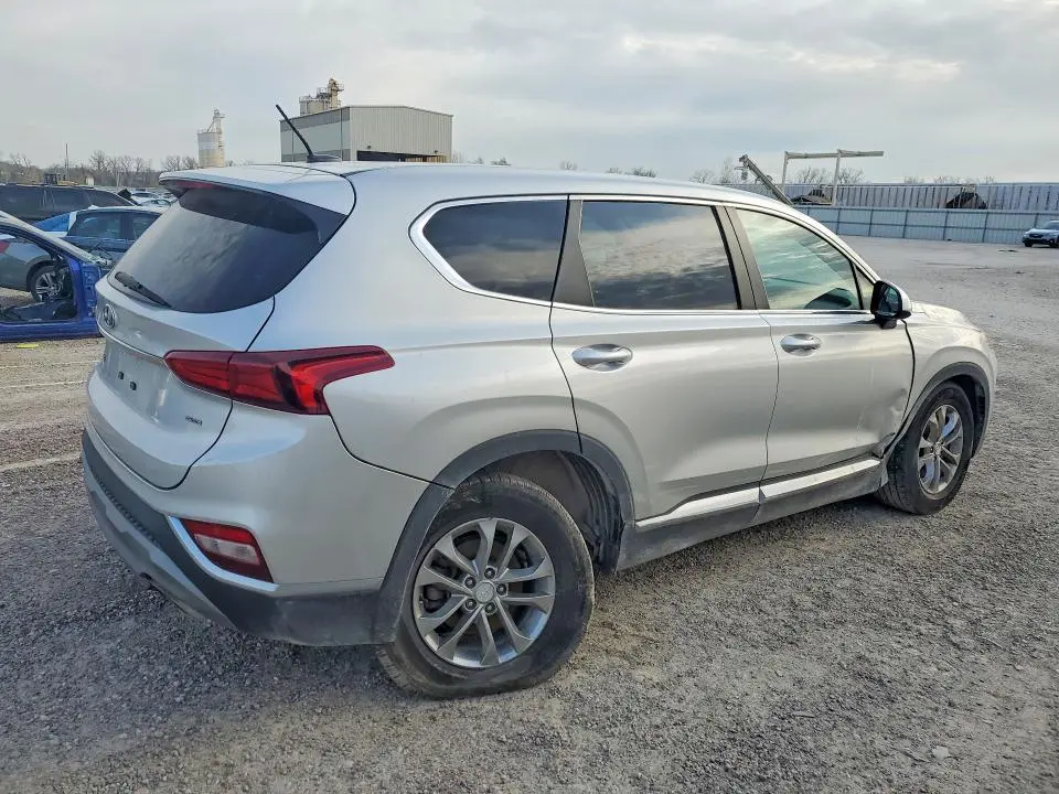 2020 HYUNDAI SANTA FE SE  