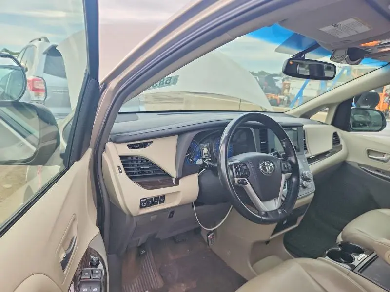 2015 TOYOTA SIENNA XLE 8-PASSENGER  