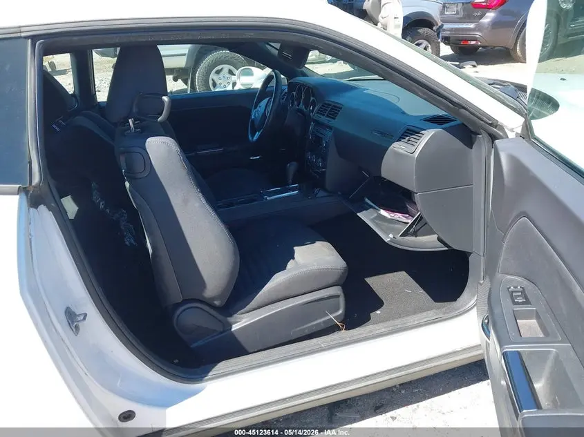 2014 DODGE CHALLENGER SXT