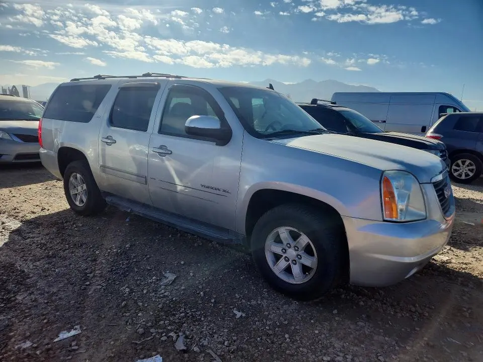 2013 GMC YUKON XL K1500 SLT  