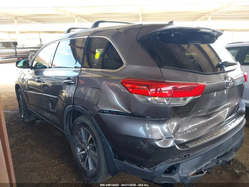 2018 TOYOTA HIGHLANDER XLE