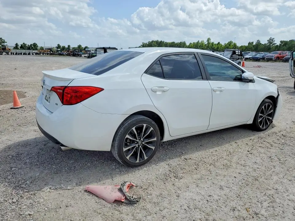 2017 TOYOTA COROLLA SE  