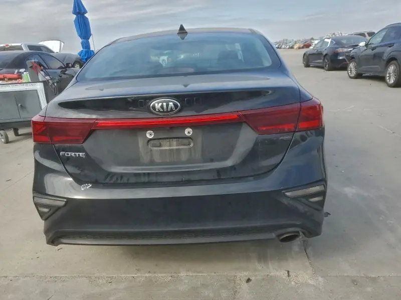 2019 KIA FORTE FE  