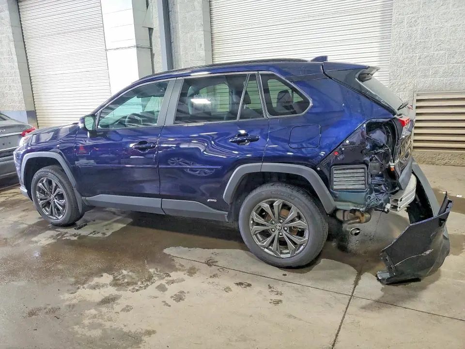 2024 TOYOTA RAV4 XLE PREMIUM  
