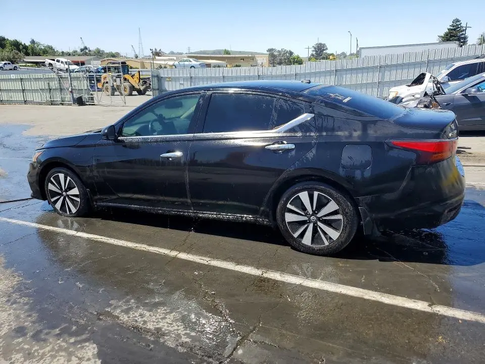 2019 NISSAN ALTIMA SV  