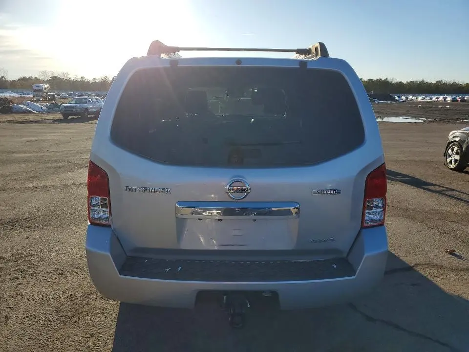 2011 NISSAN PATHFINDER S  