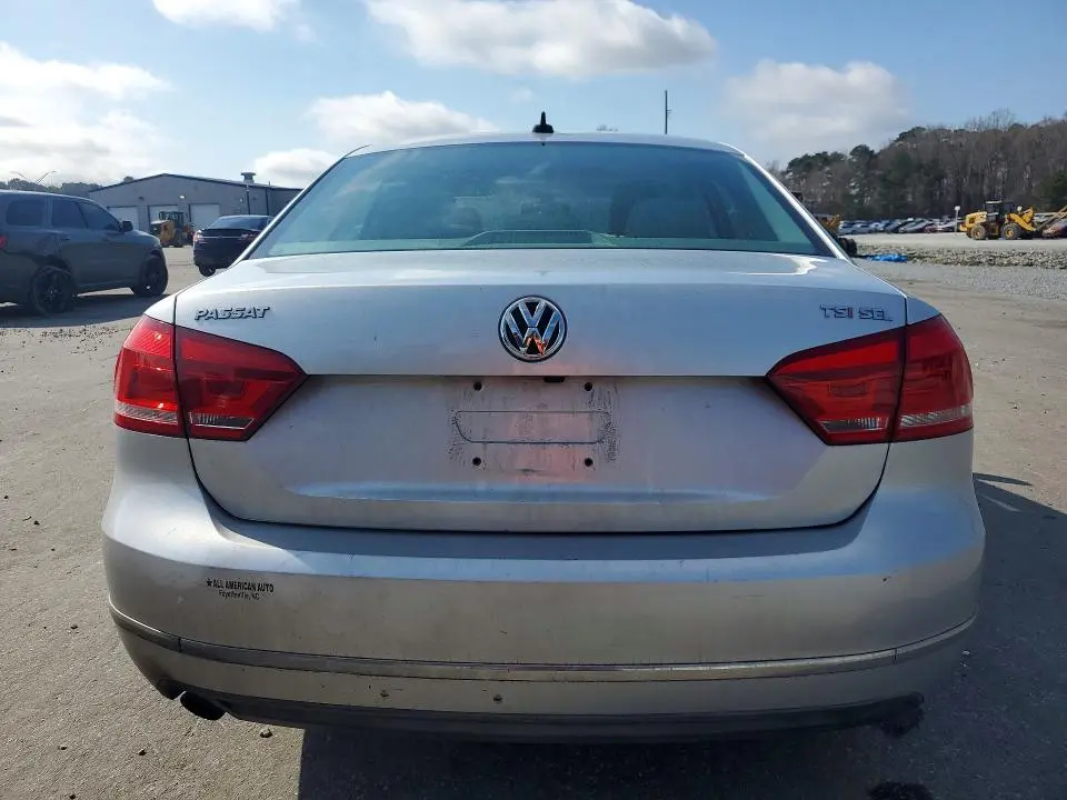2014 VOLKSWAGEN PASSAT   
