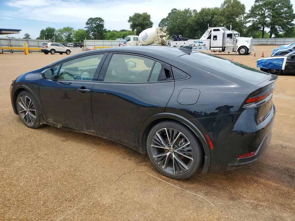 2024 TOYOTA PRIUS XLE  