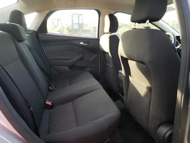 2016 FORD FOCUS SE  