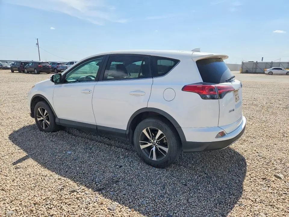2018 TOYOTA RAV4 XLE  