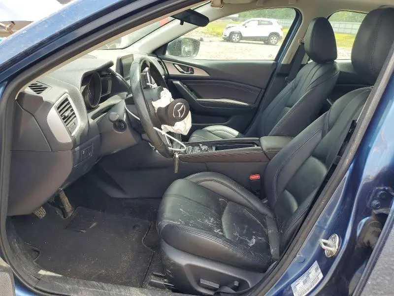 2018 MAZDA 3 TOURING  