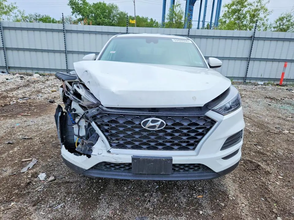 2021 HYUNDAI TUCSON SE  