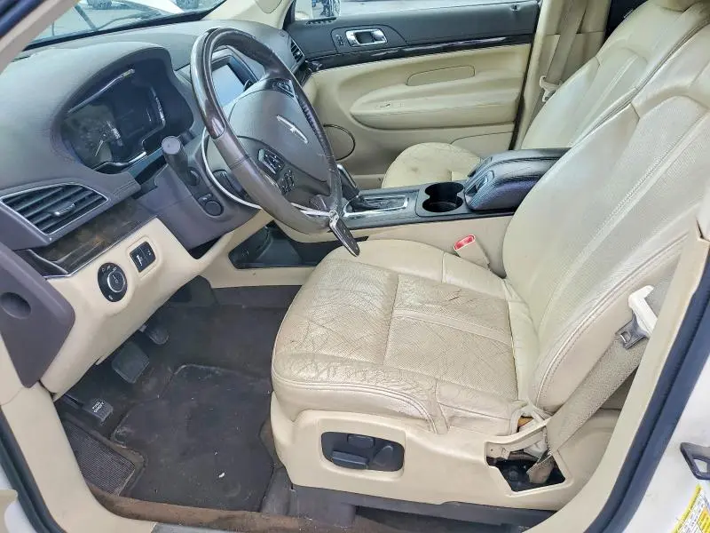 2013 LINCOLN MKT   