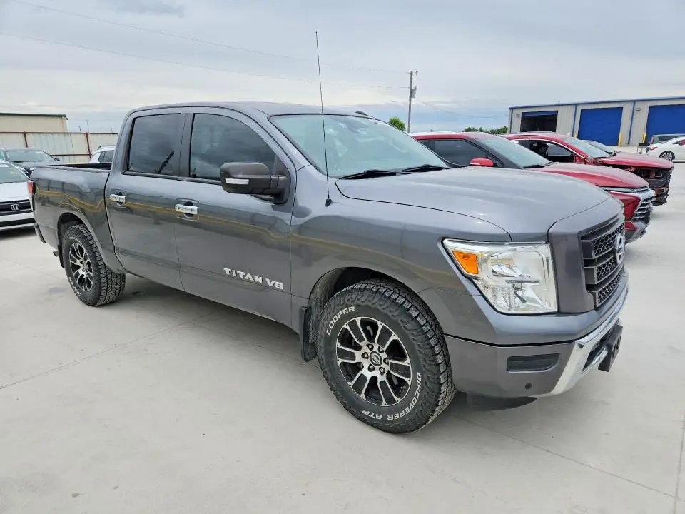 2020 NISSAN TITAN SV  