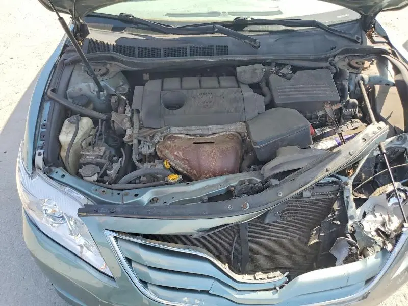 2011 TOYOTA CAMRY LE  