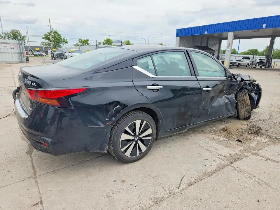2021 NISSAN ALTIMA SL  