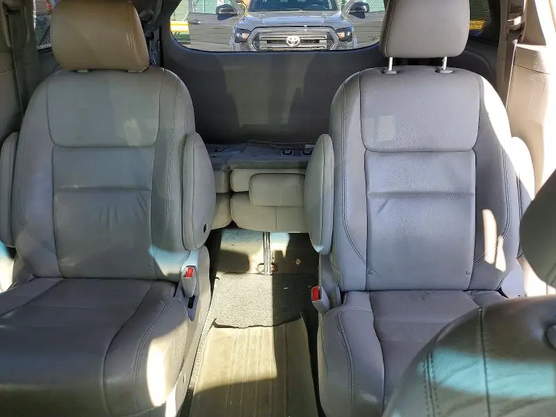 2015 TOYOTA SIENNA XLE 7-PASSENGER  