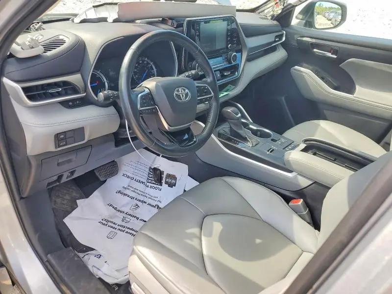 2021 TOYOTA HIGHLANDER HYBRID XLE  