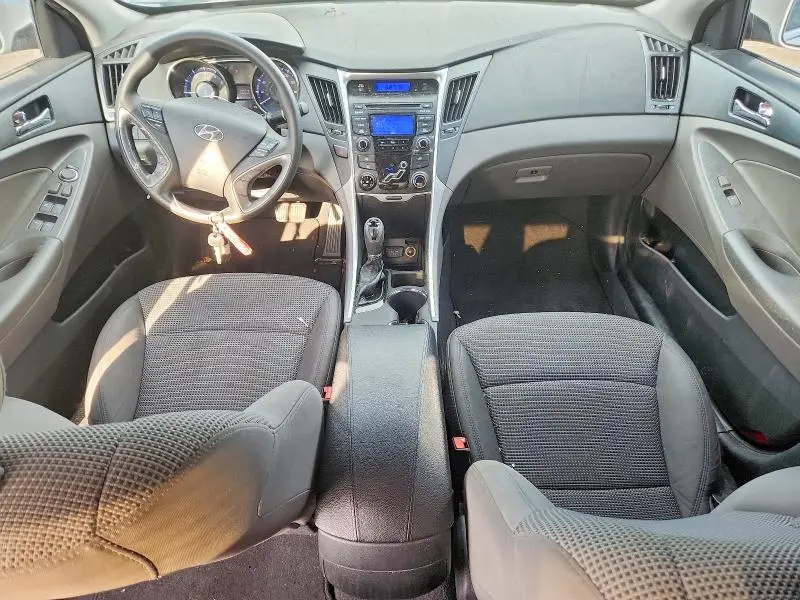 2012 HYUNDAI SONATA GLS  