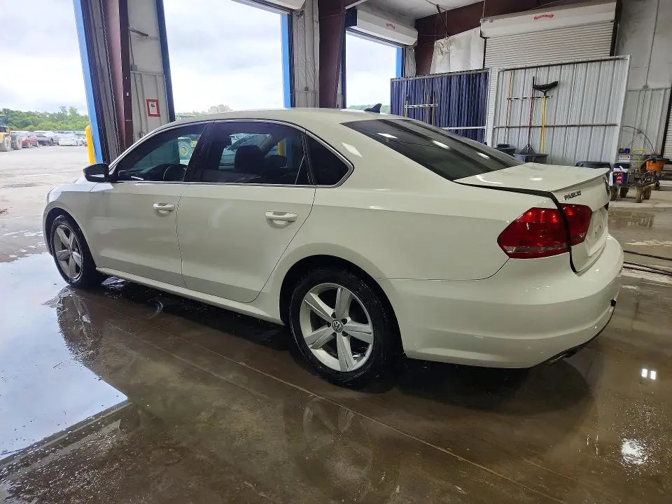 2013 VOLKSWAGEN PASSAT SE  