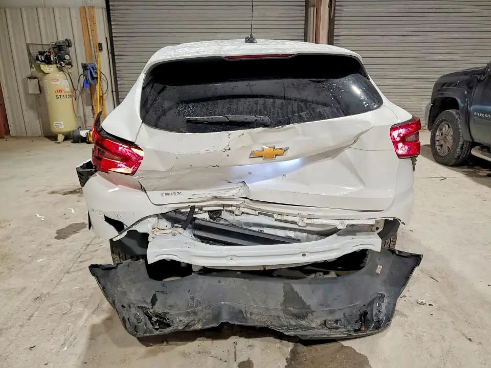 2025 CHEVROLET TRAX LS  