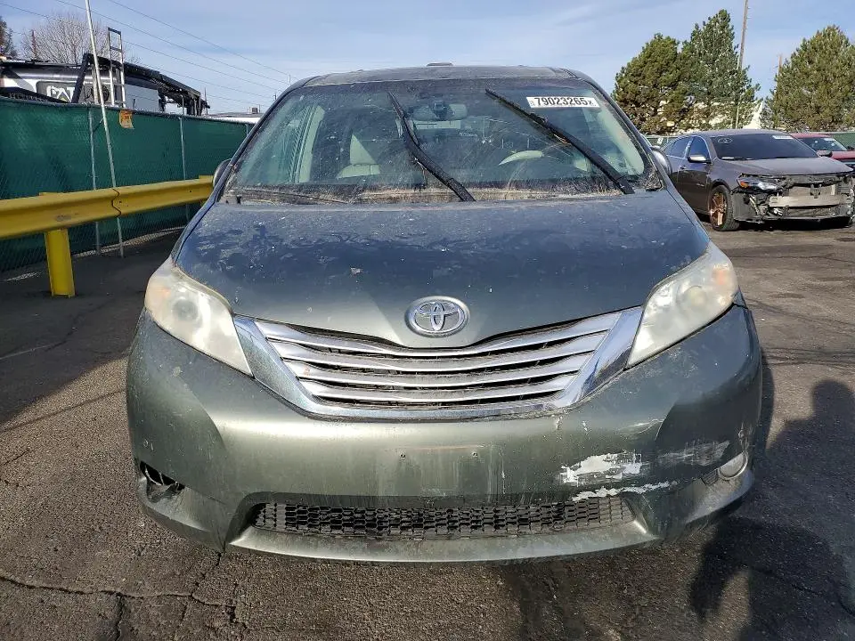 2014 TOYOTA SIENNA LIMITED 7-PASSENGER  