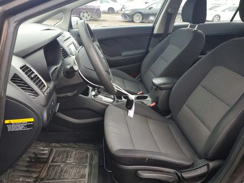 2017 KIA FORTE LX  