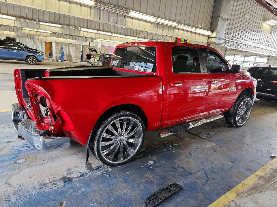 2015 RAM 1500 SLT  