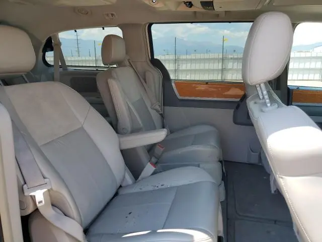 2010 CHRYSLER TOWN & COUNTRY LIMITED  