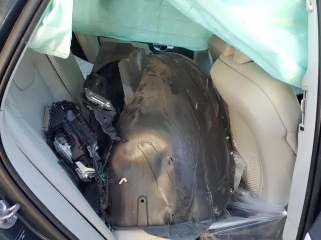 2023 VOLVO XC60 PLUS  