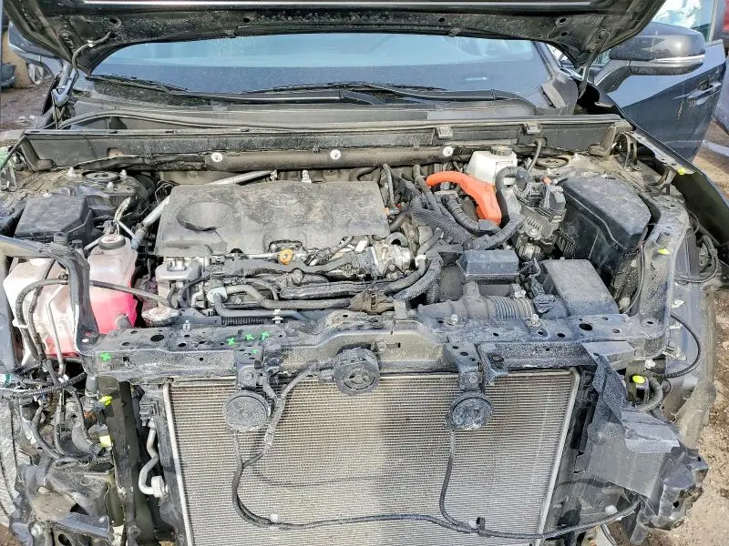 2022 TOYOTA RAV4 XLE  