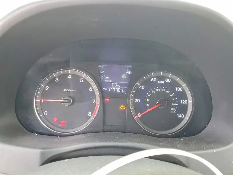 2012 HYUNDAI ACCENT GS  