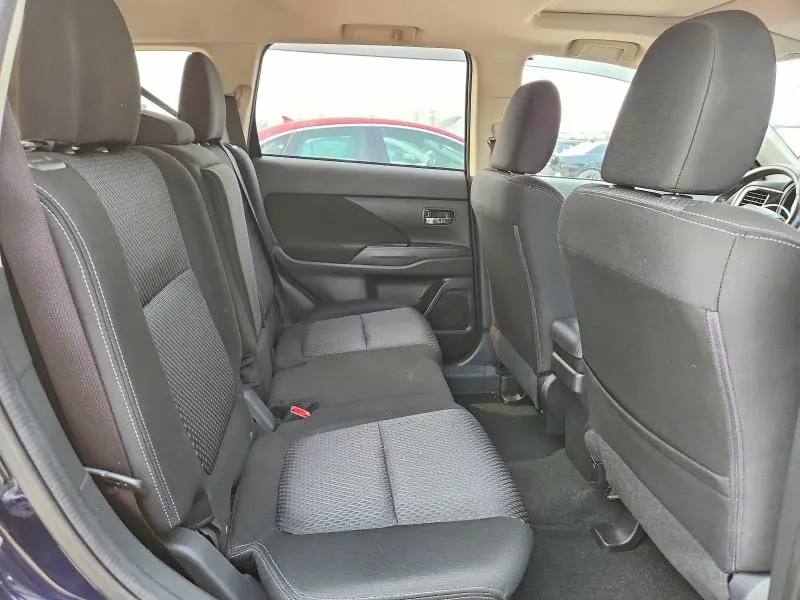 2017 MITSUBISHI OUTLANDER SE  