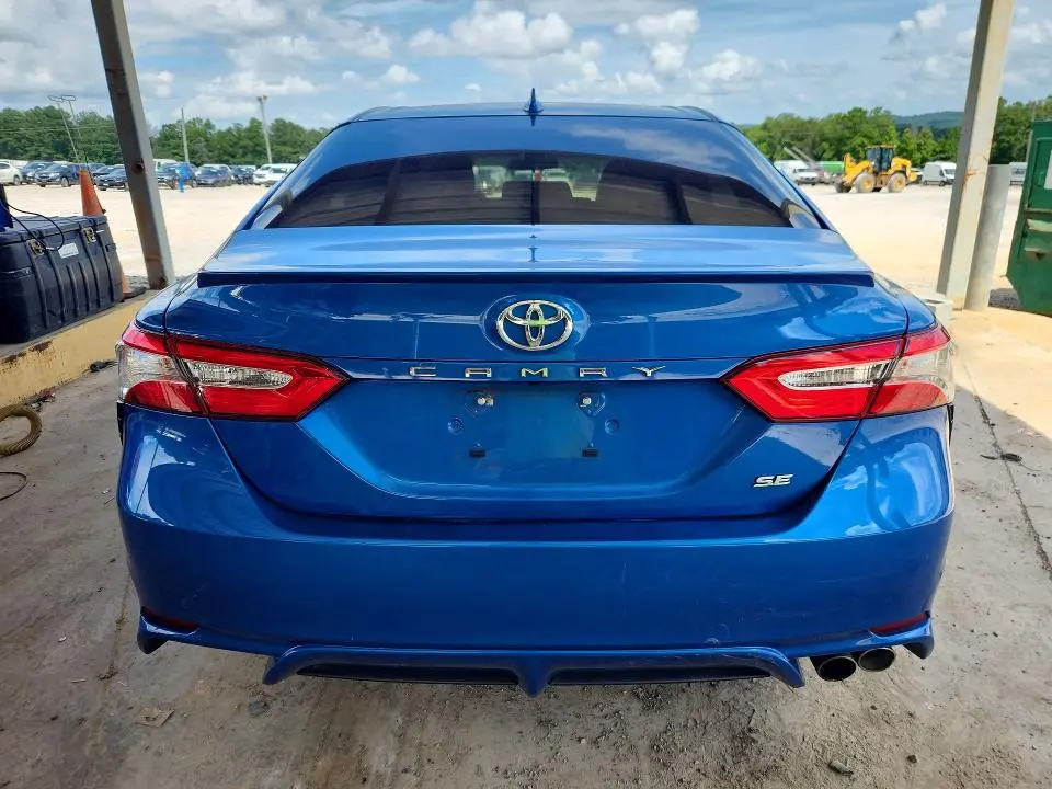 2020 TOYOTA CAMRY SE  