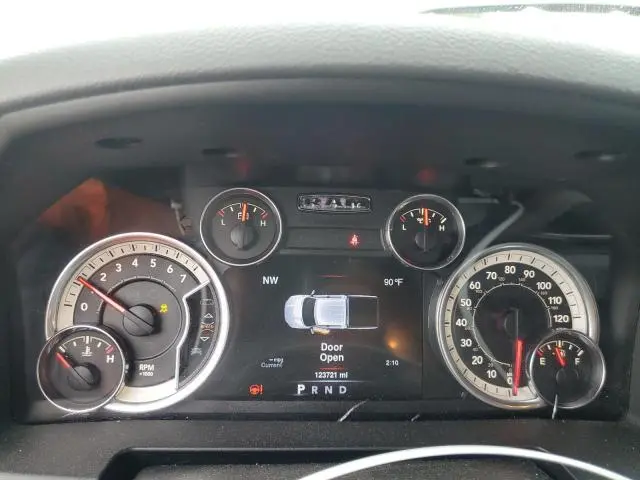 2016 RAM 1500 SLT  