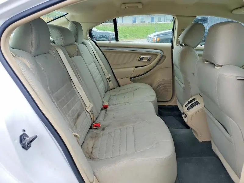 2016 FORD TAURUS SE  