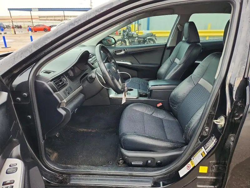 2014 TOYOTA CAMRY SE  