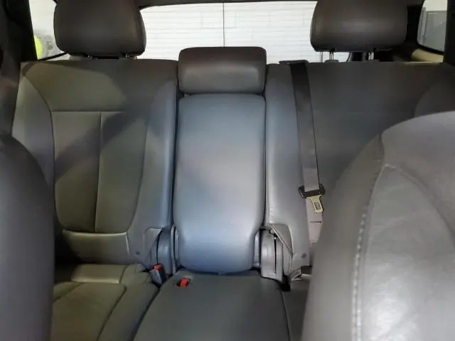 2010 HYUNDAI SANTA FE SE  