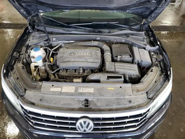 2017 VOLKSWAGEN PASSAT SE  