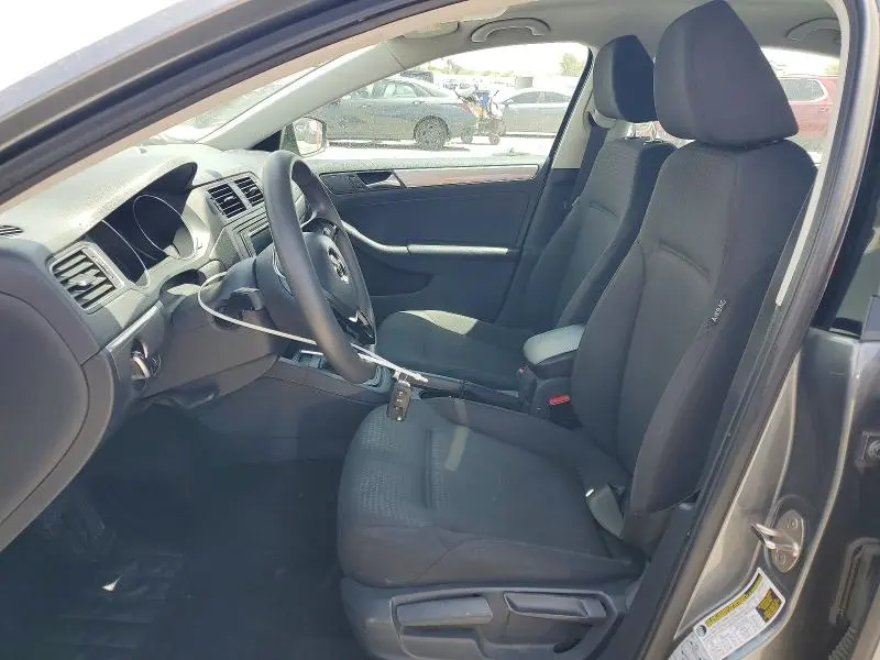 2016 VOLKSWAGEN JETTA SE  