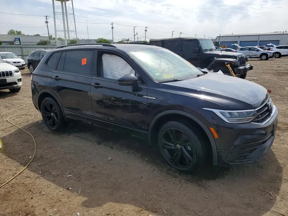2023 VOLKSWAGEN TIGUAN SE R-LINE BLACK  