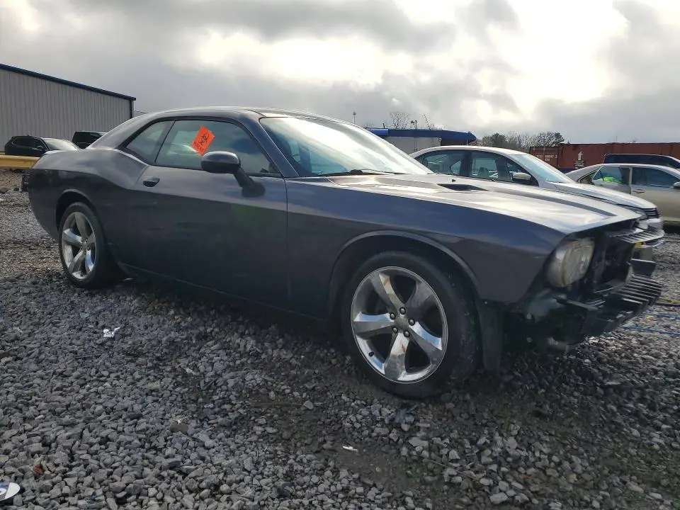2013 DODGE CHALLENGER SXT  