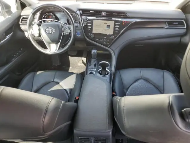 2020 TOYOTA CAMRY XLE  