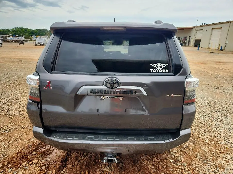 2020 TOYOTA 4RUNNER SR5  