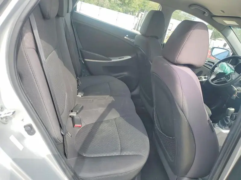2013 HYUNDAI ACCENT SE  