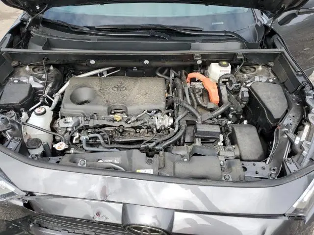 2025 TOYOTA RAV4 XLE  