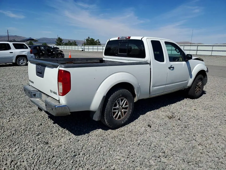 2015 NISSAN FRONTIER SV V6  